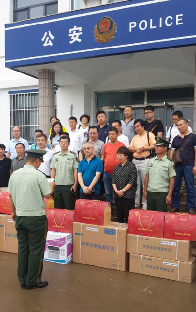 2014年8月1日作风优良、军事过硬～我事务所赴田横边防哨所拥军